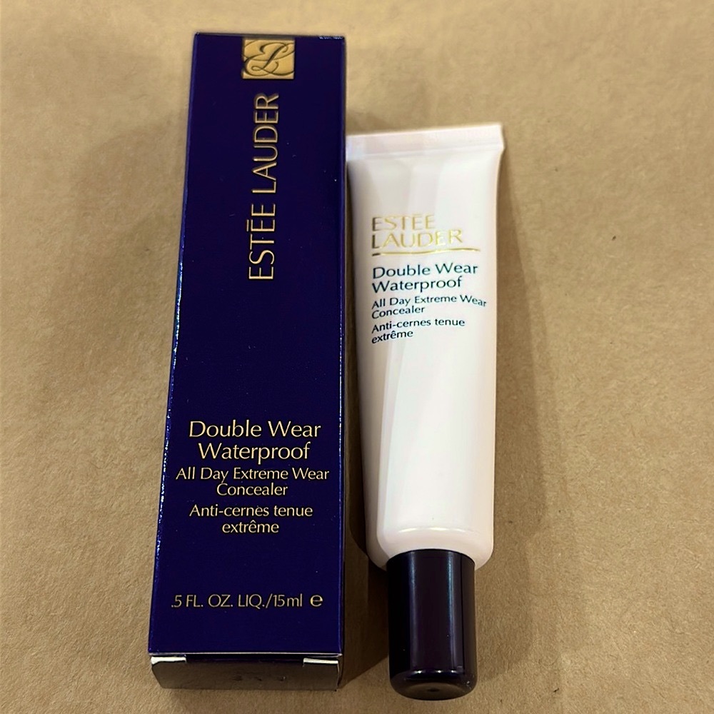 Double Wear
Waterproof
All Day Extreme Wear
Concealer
1C LIGHT (COOL)